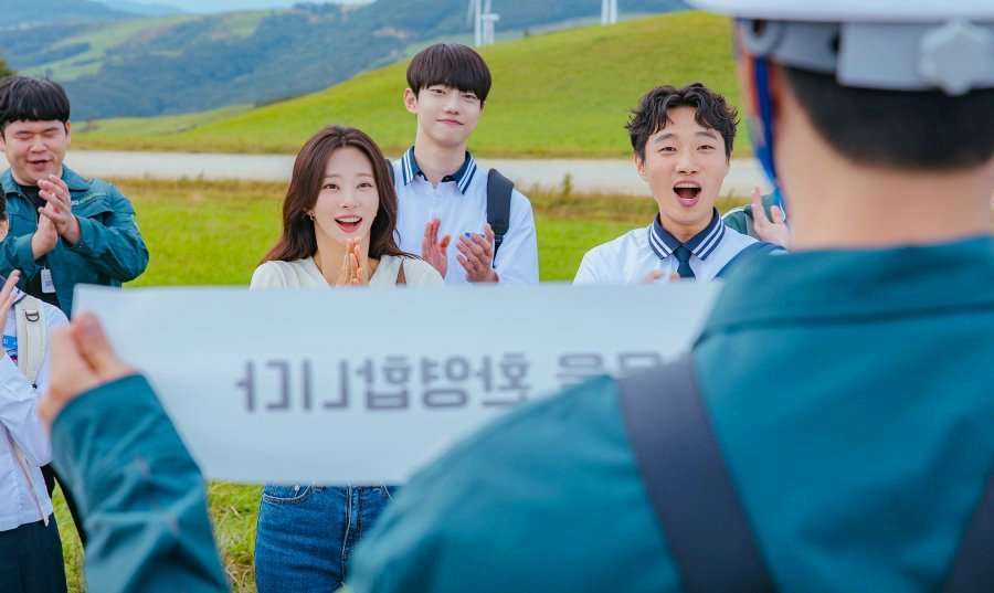 spring fever Key highlights of the episode include:Noticeable relationship progression: Episode 8 places strong emphasis on the evolving dynamic between the leads, with clearer emotional signals and moments of mutual understanding Yu Shu-xin