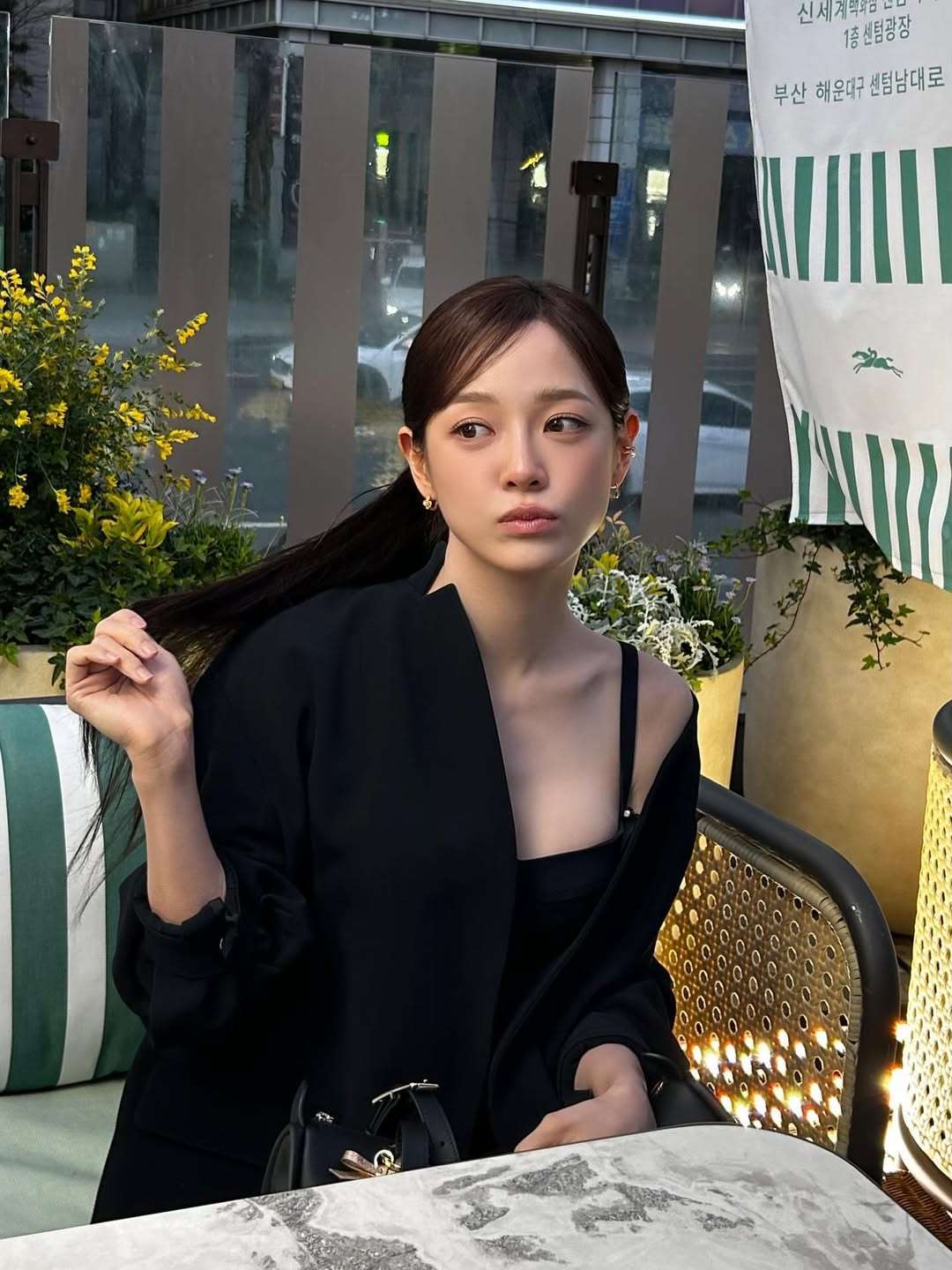 Yesterday&039;s dinner that matched the Busan sea so well🌙✨ Kim Sejeong