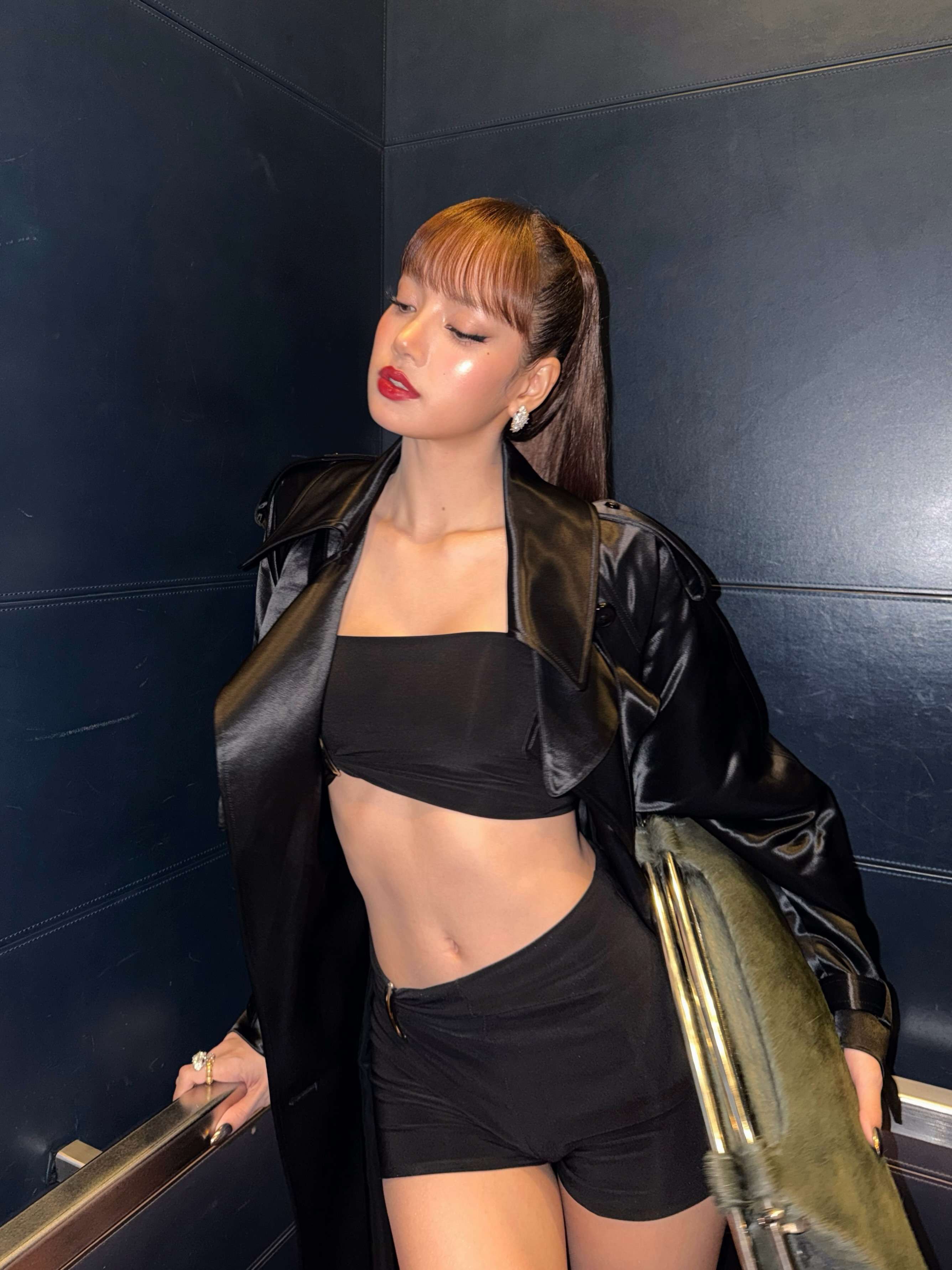 From jewelry to art, got to experience Serpenti Infinito in NYC serpentiinfinito Lisa Blackpink